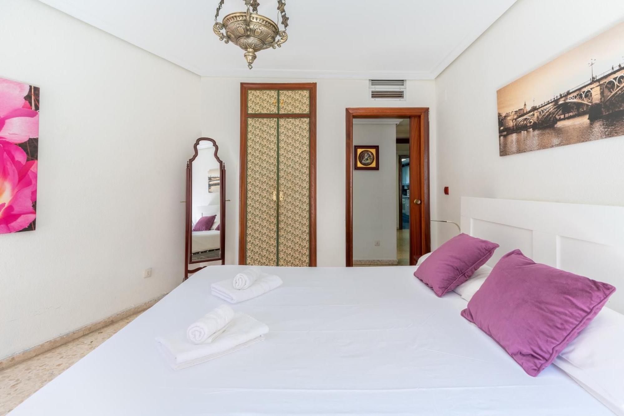 Holi-rent Pajaritos Apartment Seville